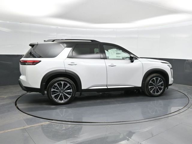 New 2026 Nissan Pathfinder Platinum image 3