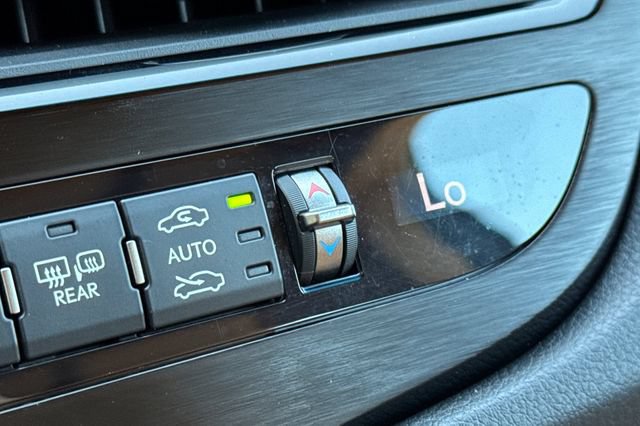 Used 2023 Lexus ES 250 w/ Premium Package AWD/4WD image 30