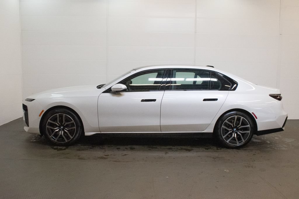 Certified 2026 BMW 740i xDrive AWD/4WD image 7