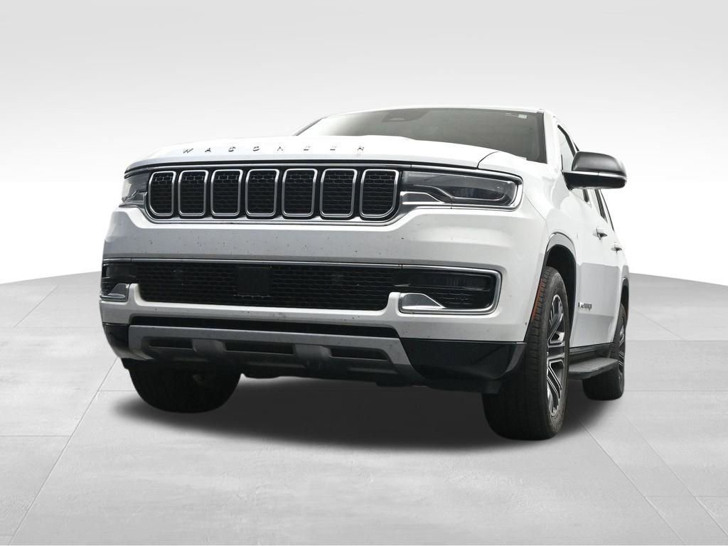 Used 2024 Jeep Wagoneer L Series II w/ Flexible Seating Group AWD/4WD image 9