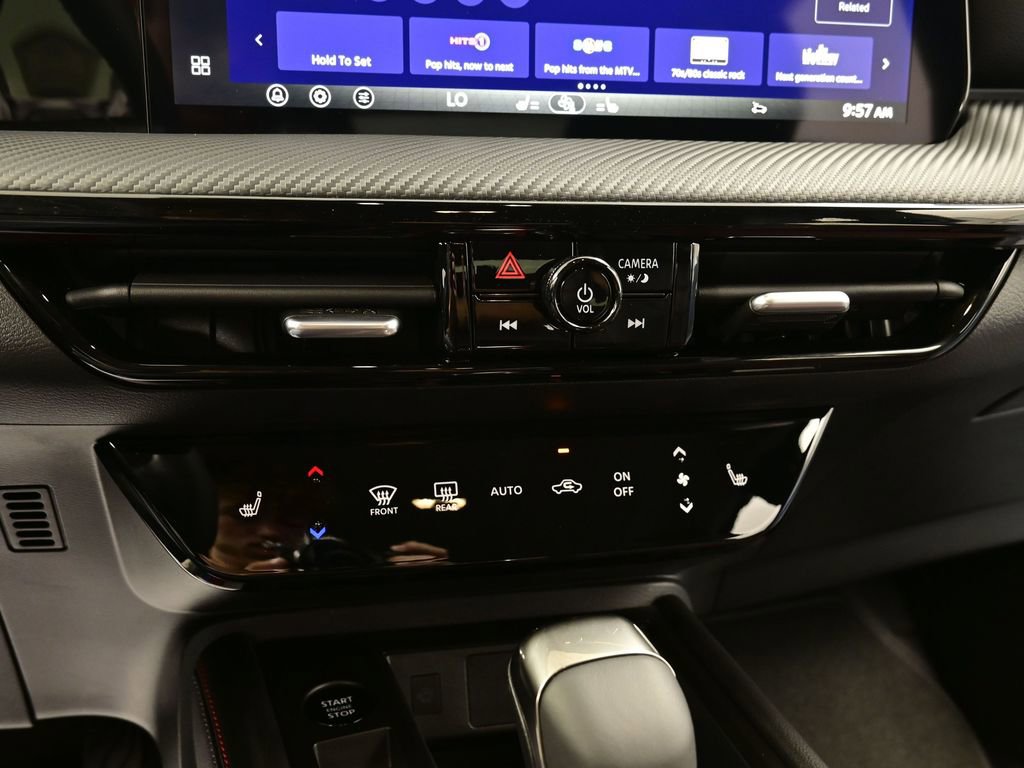 New 2026 Nissan Kicks SR w/ Cold Weather Package image 10