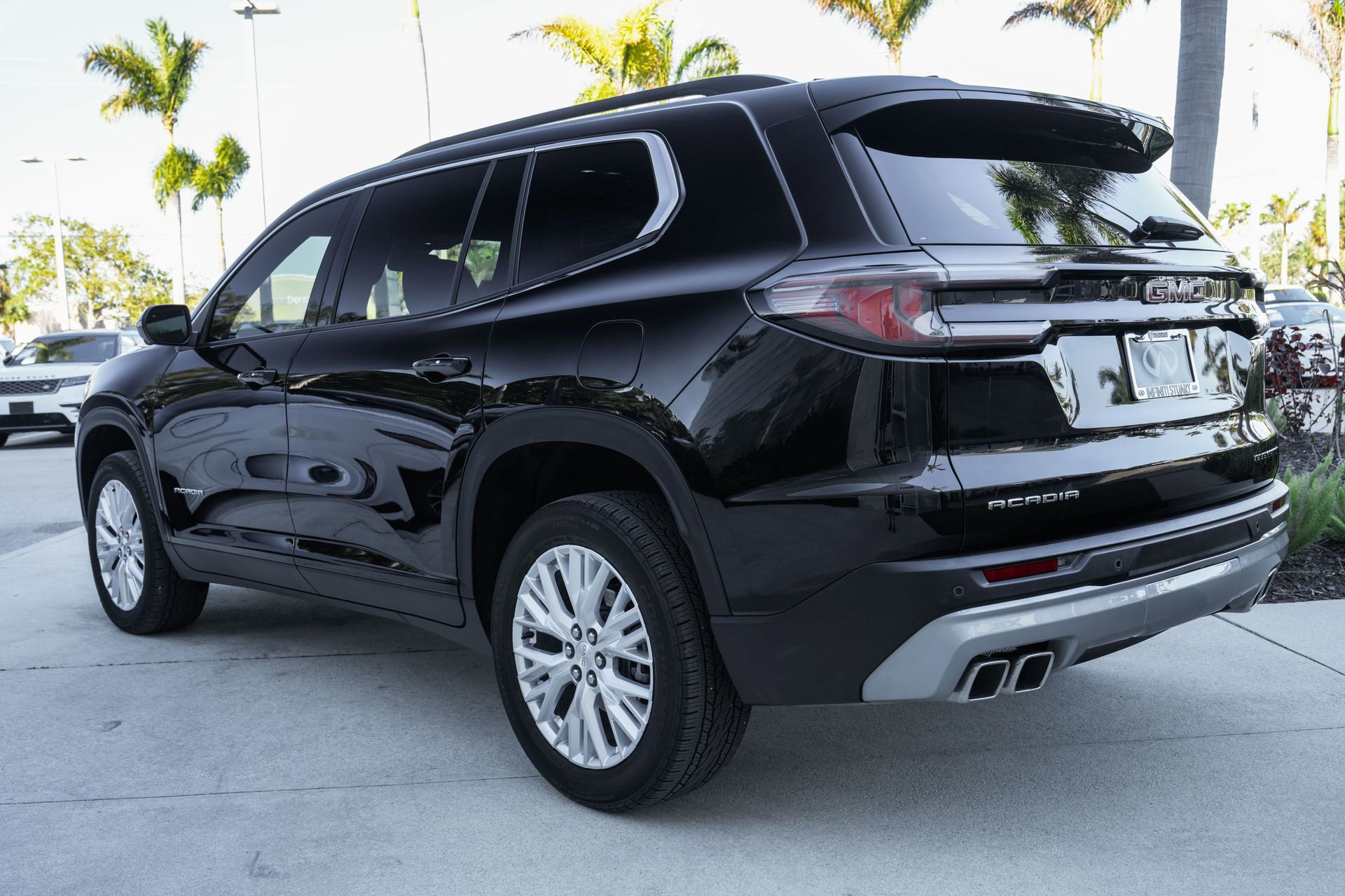 Used 2024 GMC Acadia Elevation image 24