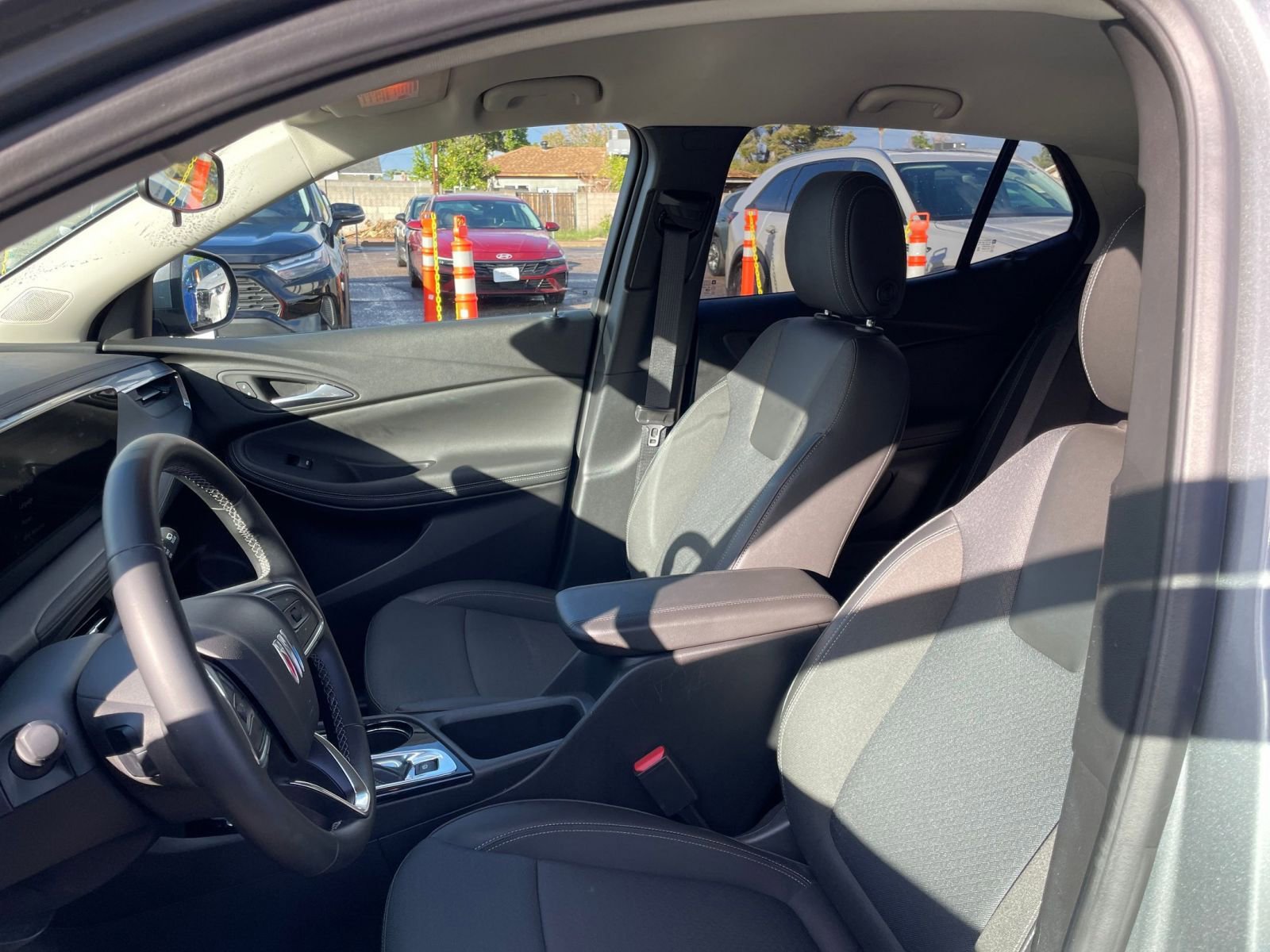 Used 2025 Buick Encore GX Preferred image 35