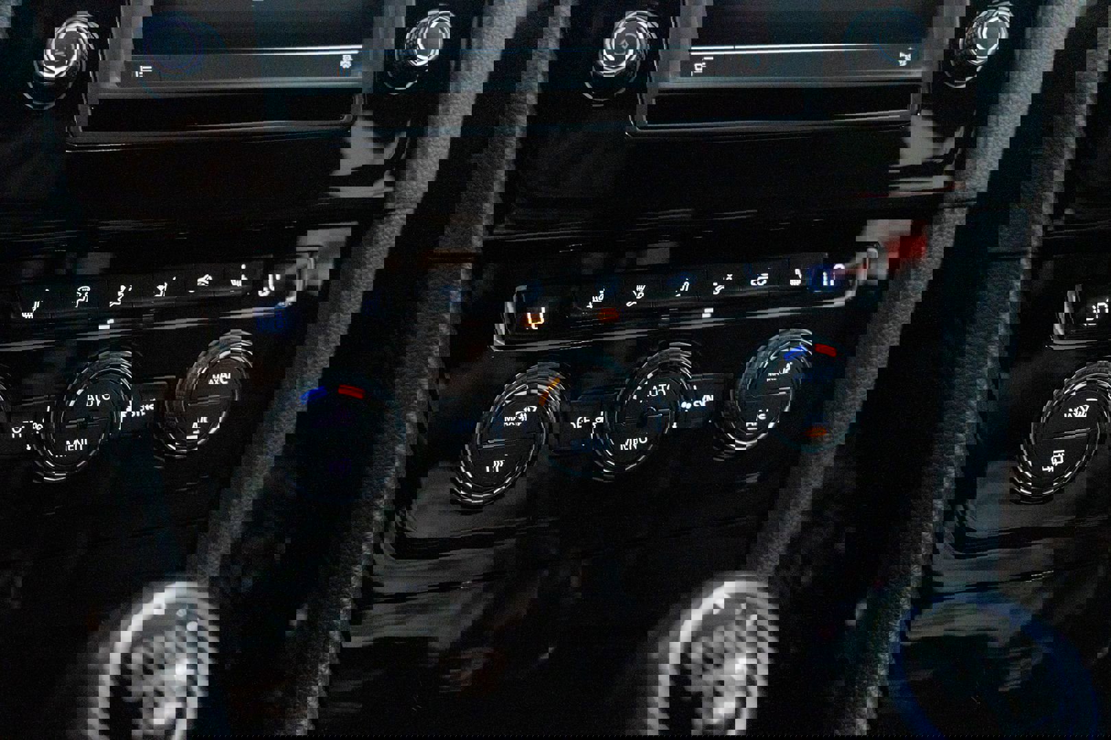 Used 2016 Volkswagen Golf 4-Door image 34