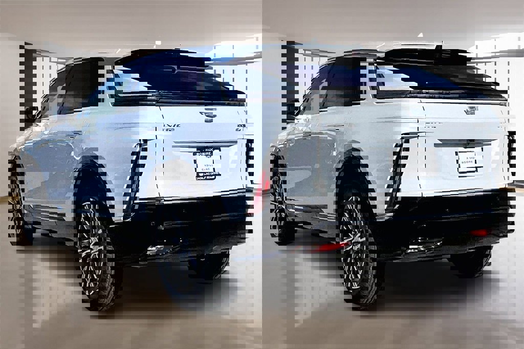 New 2026 Cadillac Lyriq Premium Luxury image 3