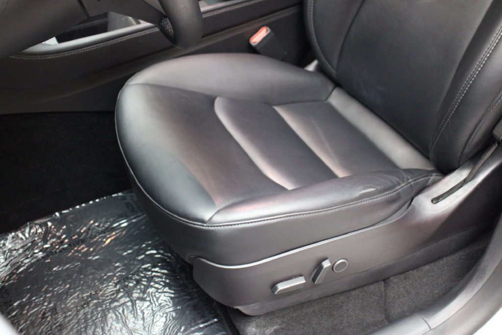 Used 2022 Tesla Model Y Long Range AWD/4WD image 24