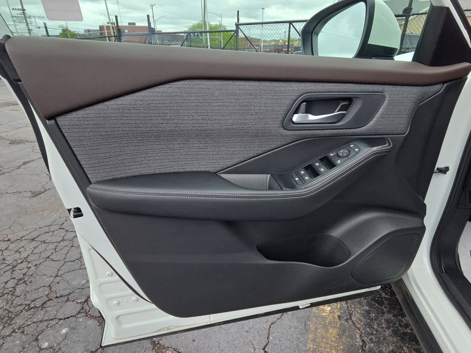 Used 2023 Nissan Rogue SV AWD/4WD image 18