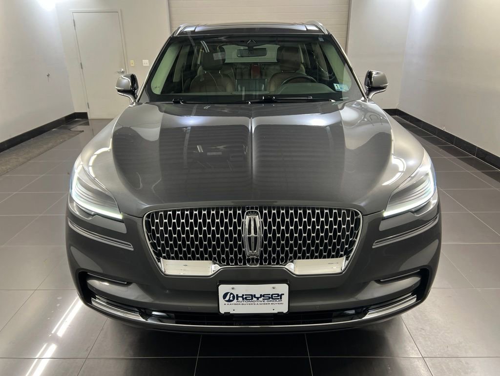 Used 2023 Lincoln Aviator AWD w/ Premium Package image 2