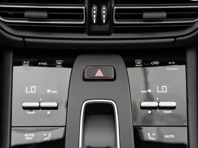 Certified 2025 Porsche Macan image 19