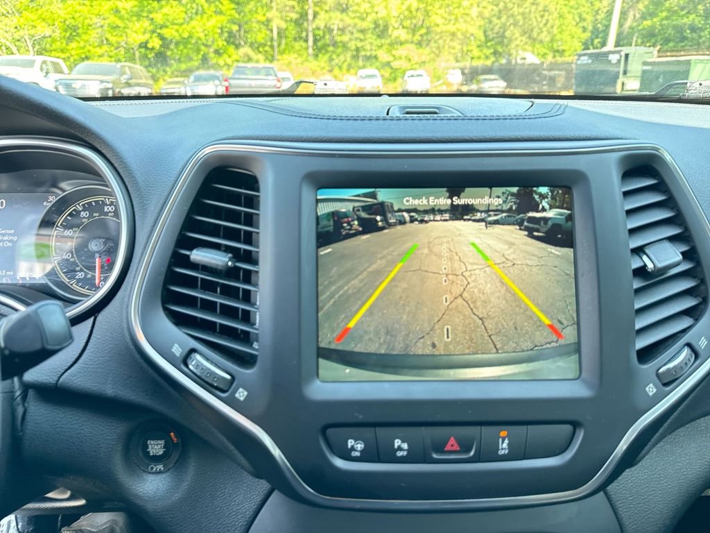 Used 2023 Jeep Cherokee Altitude Lux image 28