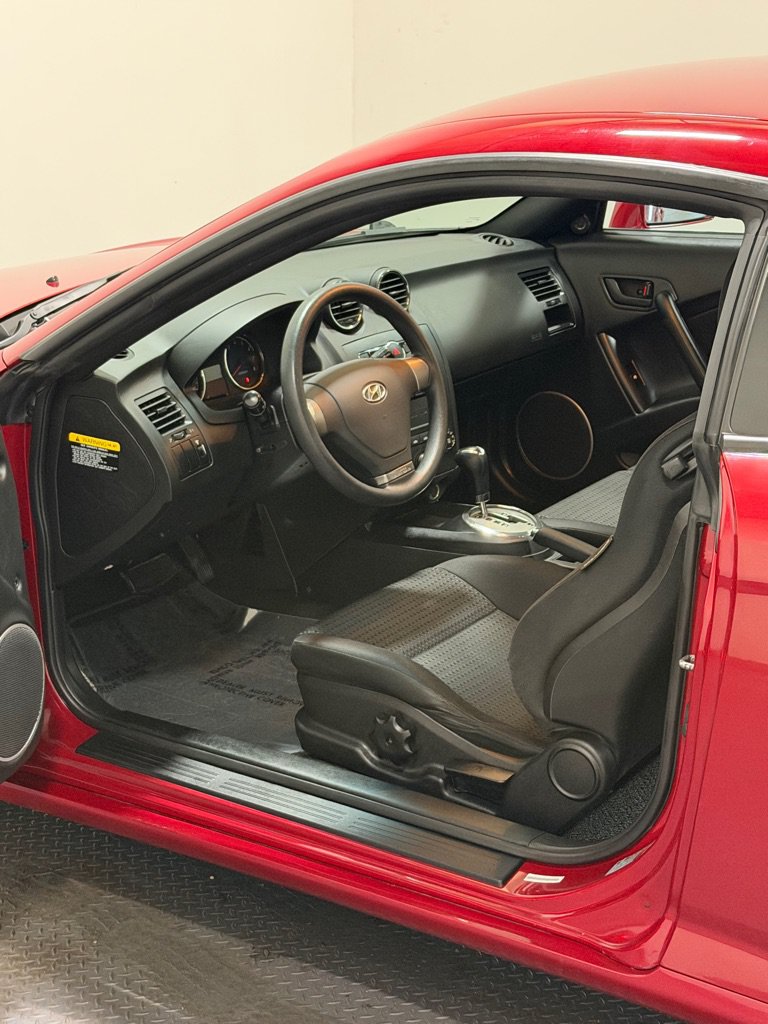 Used 2007 Hyundai Tiburon GS FWD image 8