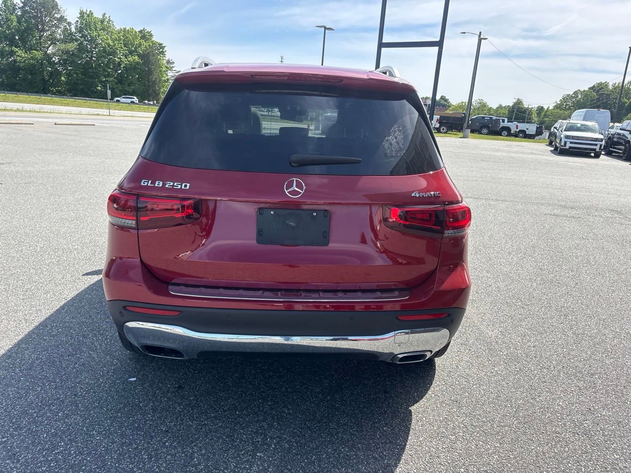 Used 2023 Mercedes-Benz GLB 250 4MATIC image 7