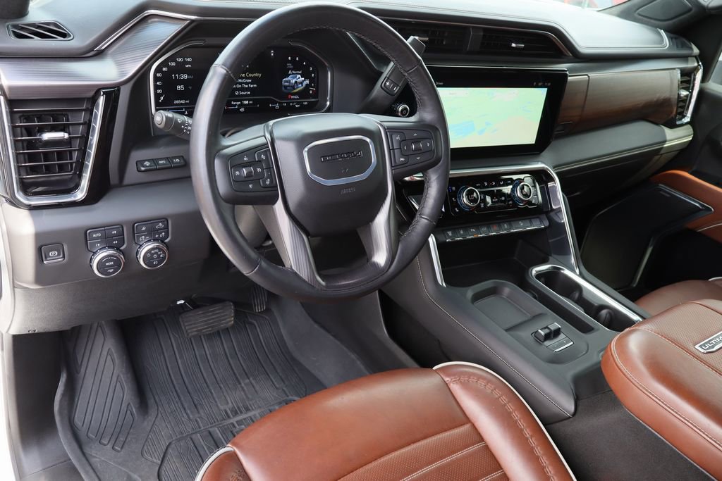 Used 2025 GMC Sierra 2500 Denali Ultimate AWD/4WD image 12