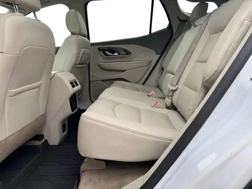 Used 2020 GMC Terrain Denali w/ Denali Premium Package AWD/4WD image 17