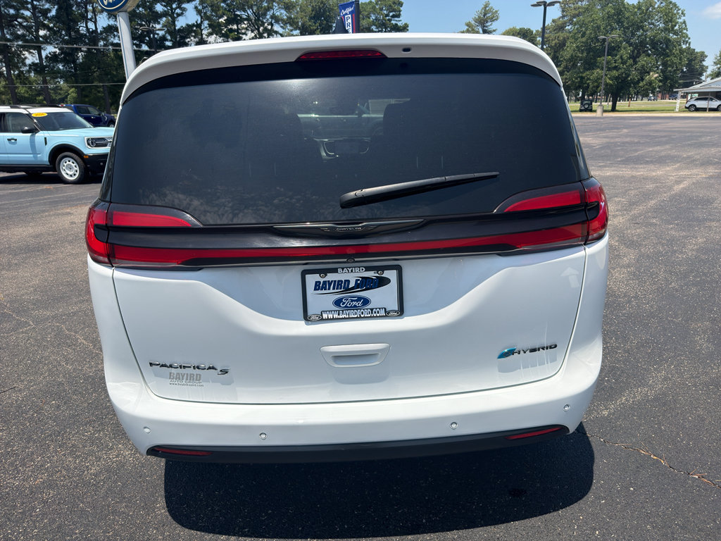 Used 2024 Chrysler Pacifica Limited FWD image 7