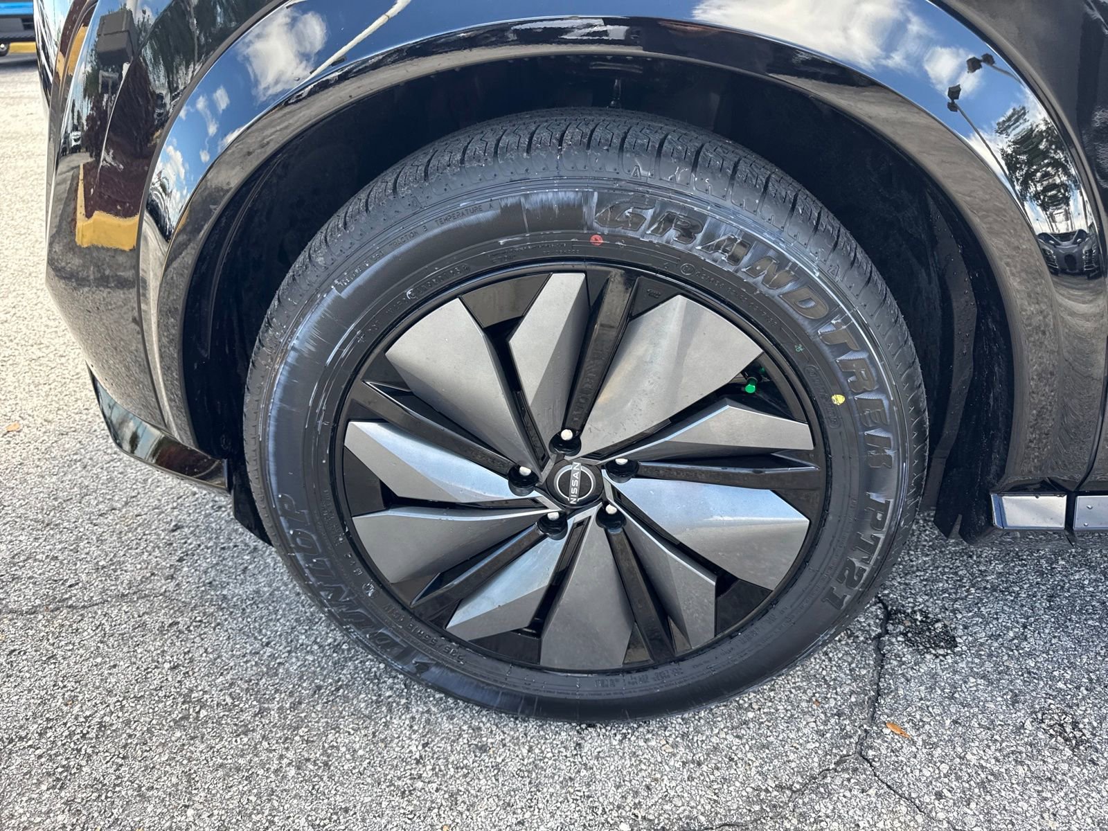 Certified 2024 Nissan Ariya FWD image 12