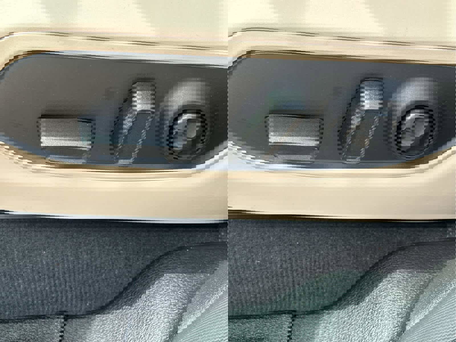 New 2025 Jeep Grand Cherokee Limited w/ Luxury Tech Group II image 33