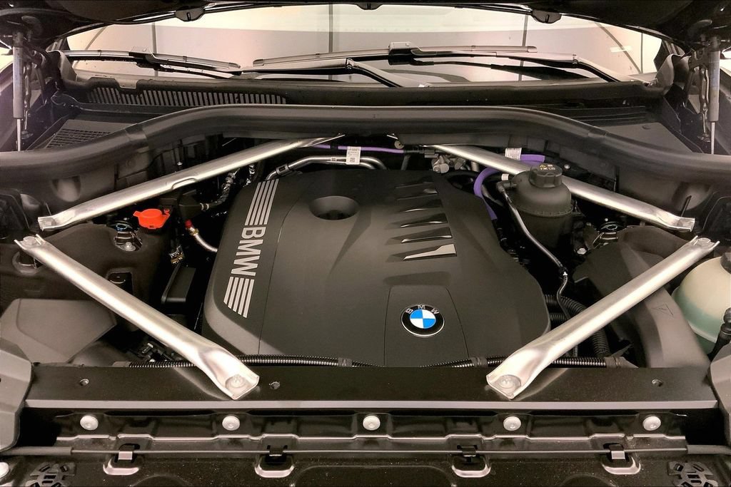 New 2026 BMW X7 xDrive40i w/ Premium Package AWD/4WD image 8