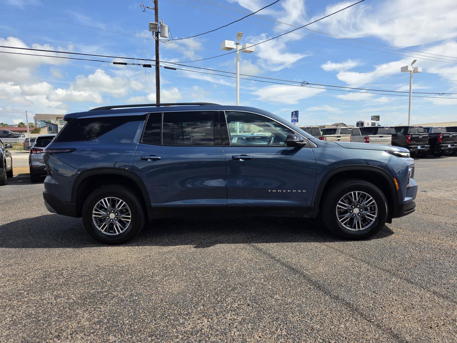 Used 2026 Chevrolet Traverse LT AWD/4WD image 6
