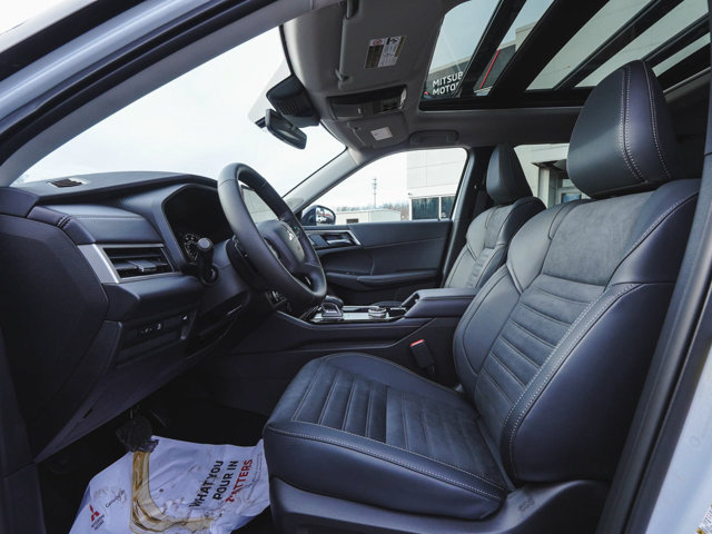 New 2026 Mitsubishi Outlander AWD image 33