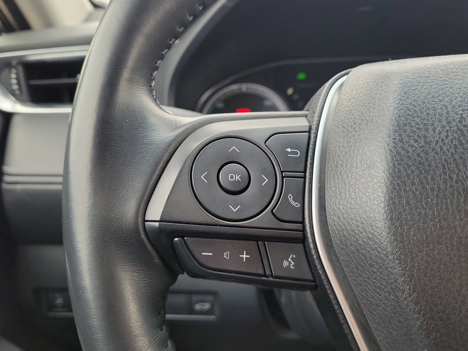 Used 2024 Toyota Venza LE AWD/4WD image 22