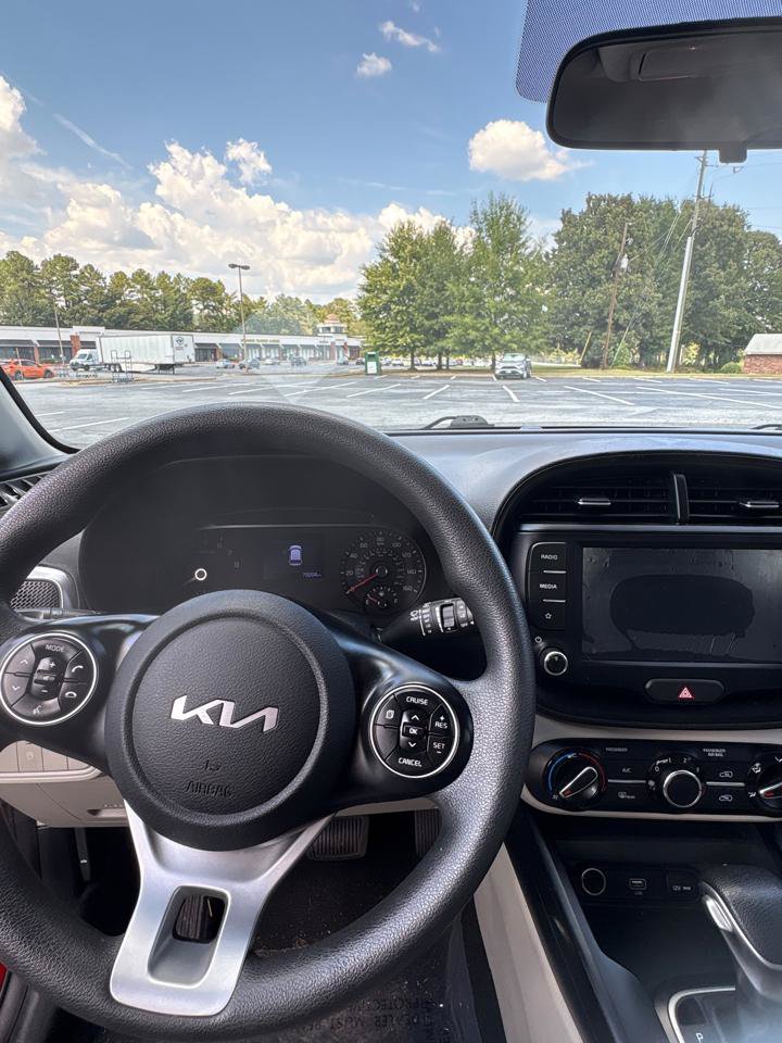 Used 2022 Kia Soul LX FWD image 18