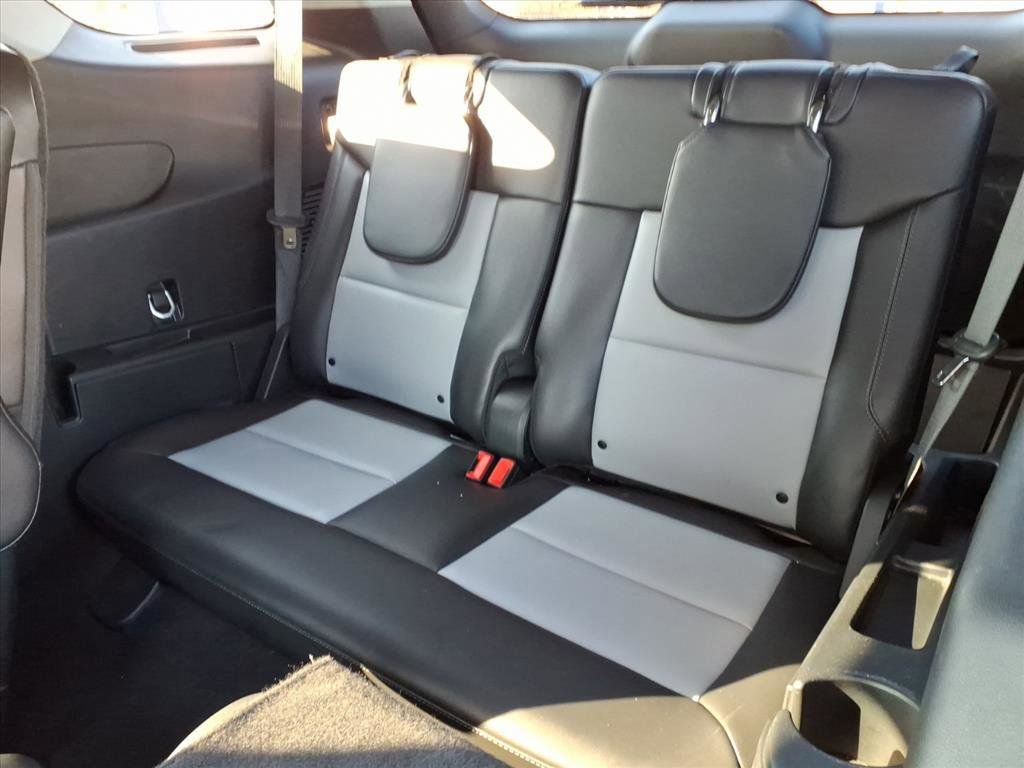 Certified 2024 Ford Explorer XLT w/ Equipment Group 202A AWD/4WD image 11