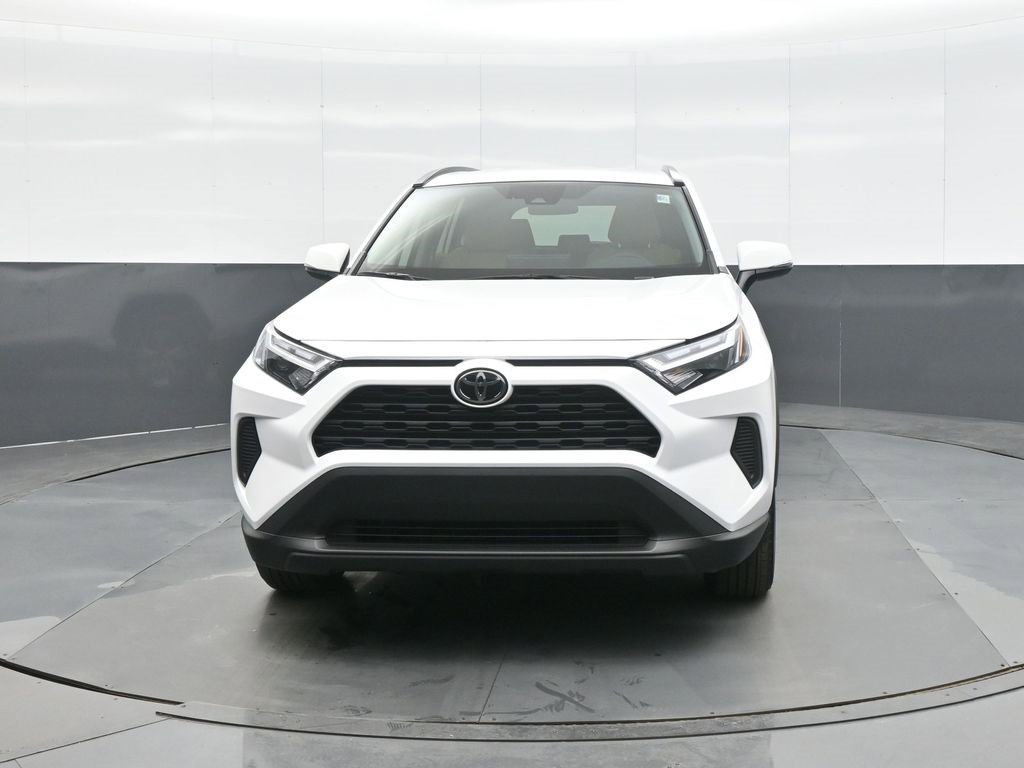 Used 2025 Toyota RAV4 XLE image 2