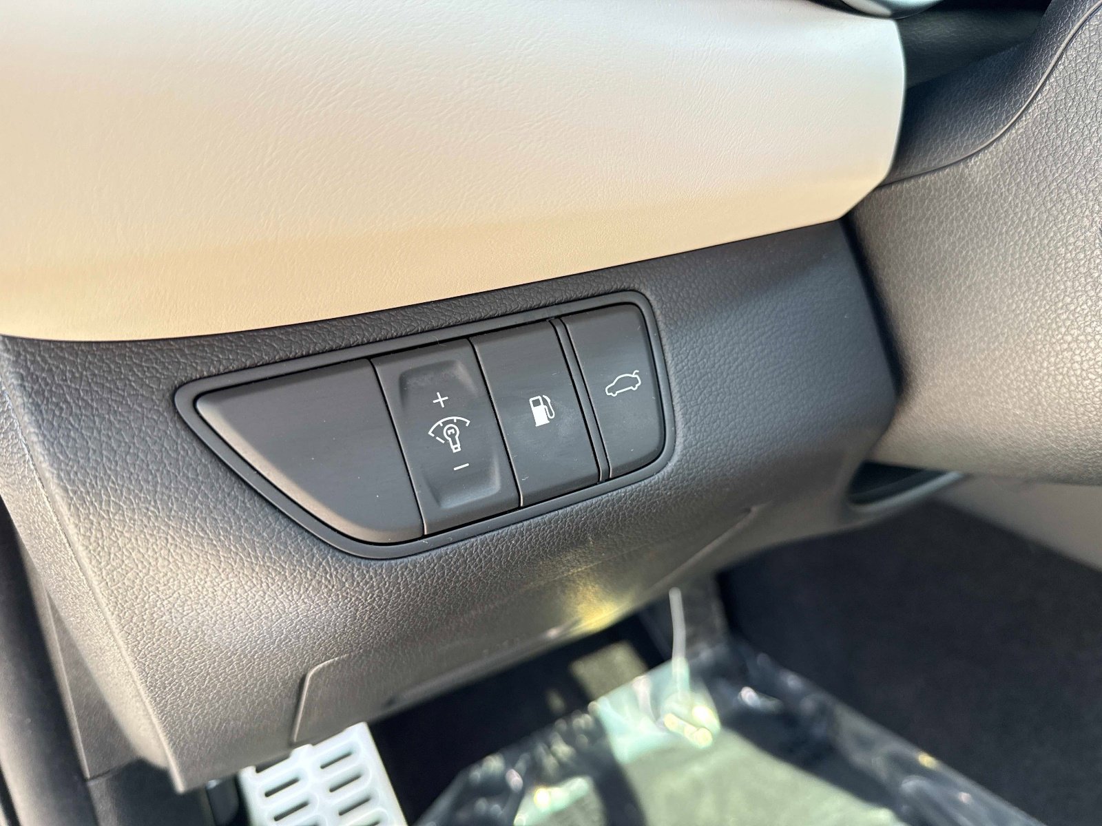 Used 2023 Genesis G70 2.0T w/ Sport Prestige Package image 20