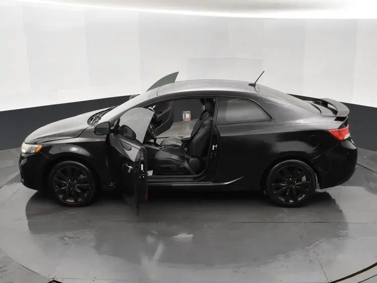 Used 2012 Kia Forte Koup SX w/ Leather Pkg FWD image 7
