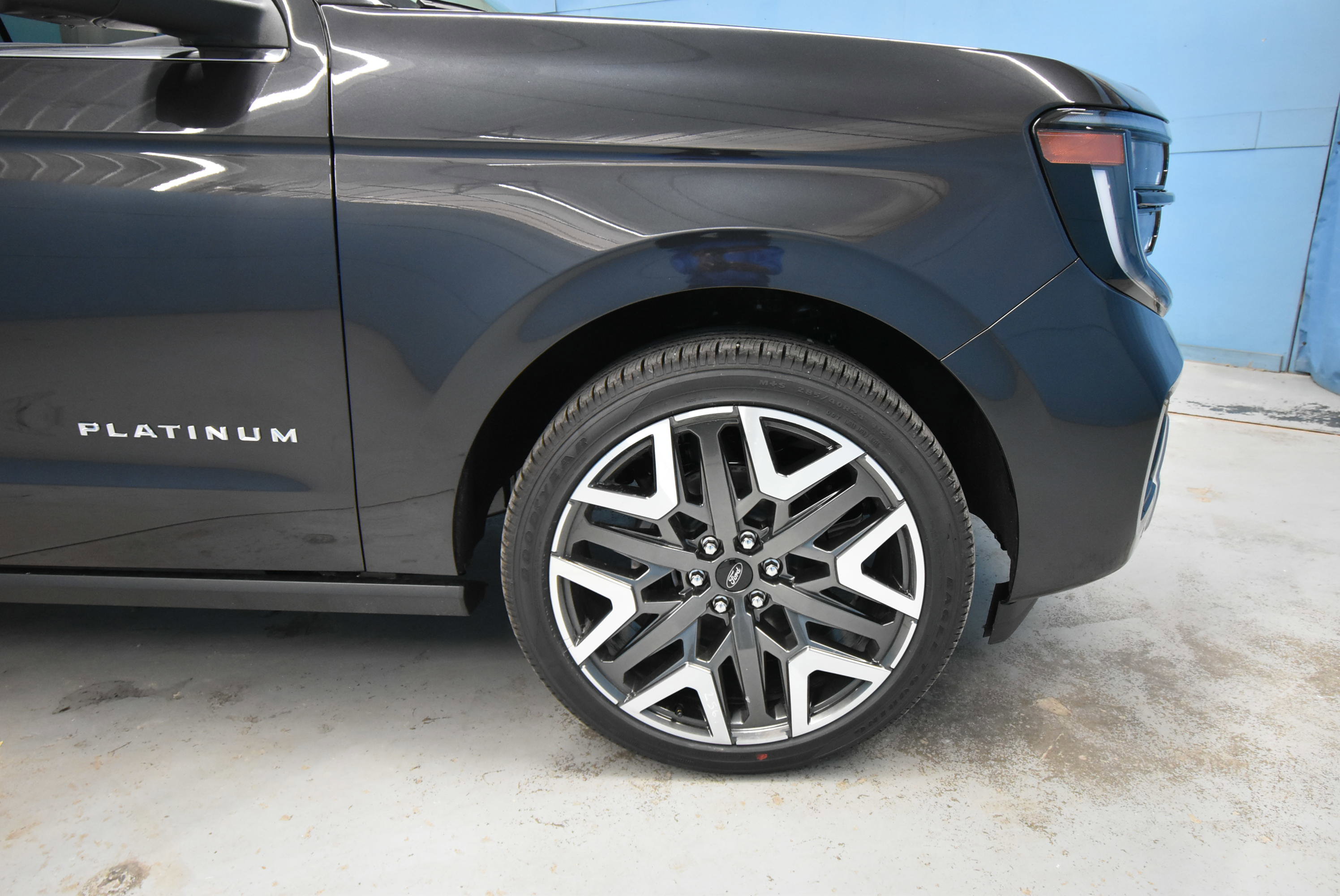 New 2026 Ford Expedition Max Platinum image 38