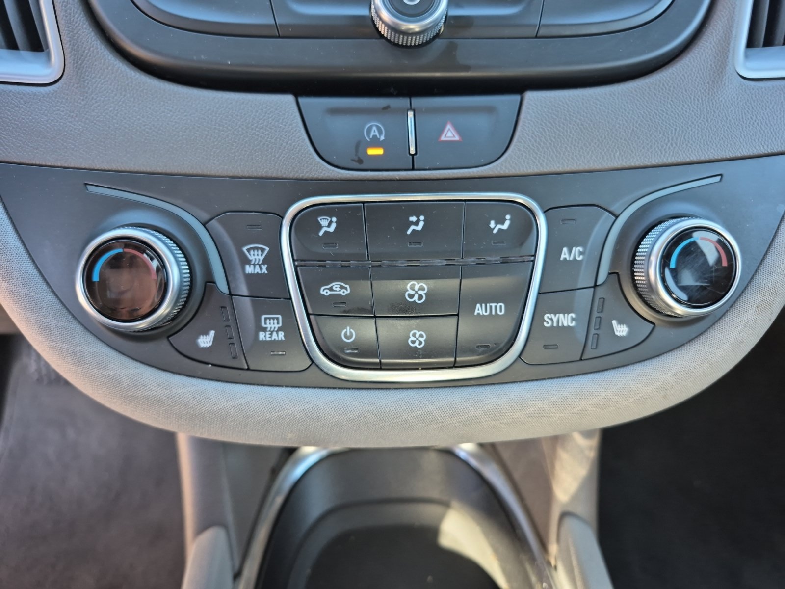 Used 2024 Chevrolet Malibu LT FWD image 30