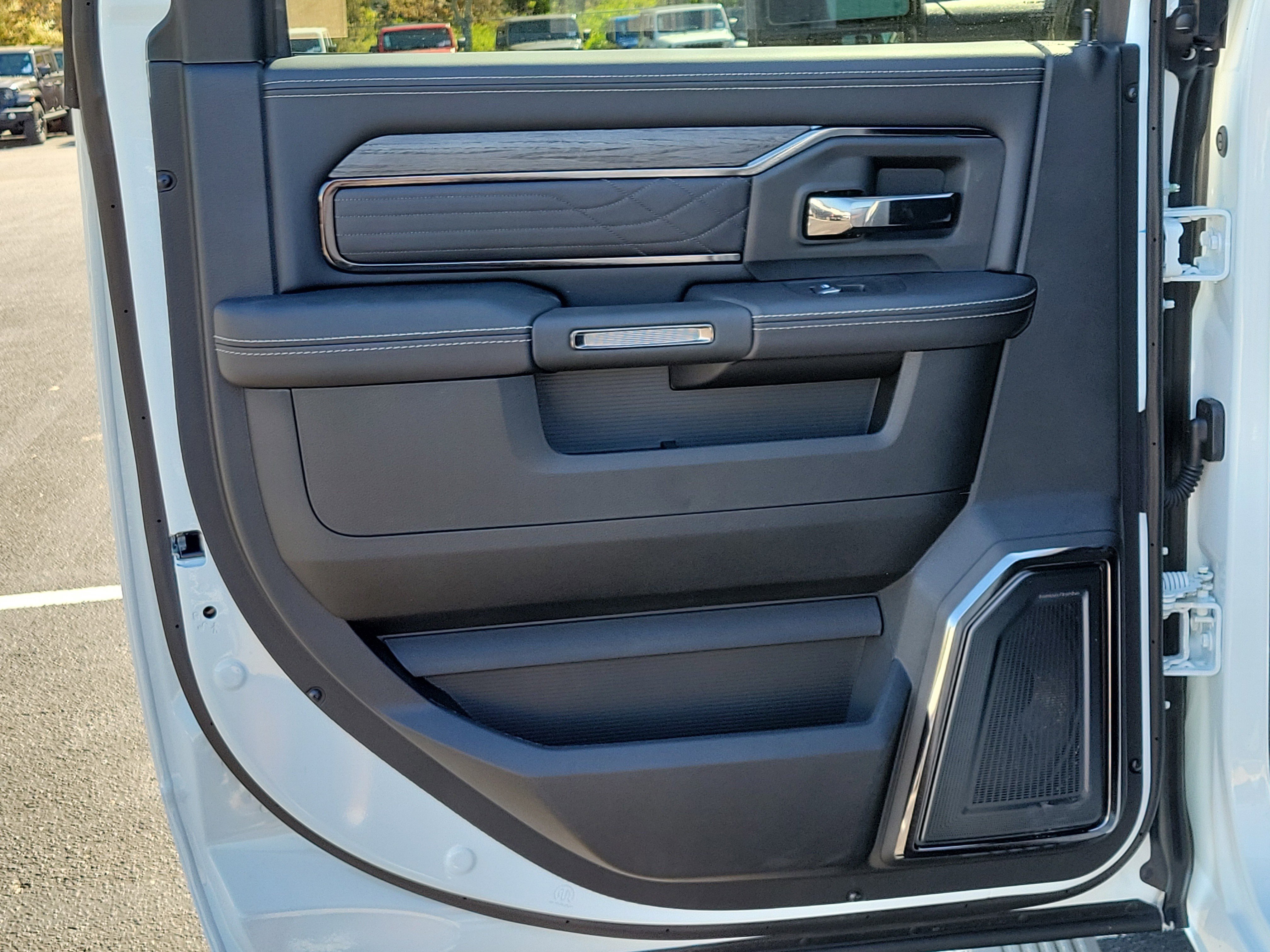 New 2026 RAM 2500 Limited AWD/4WD image 10