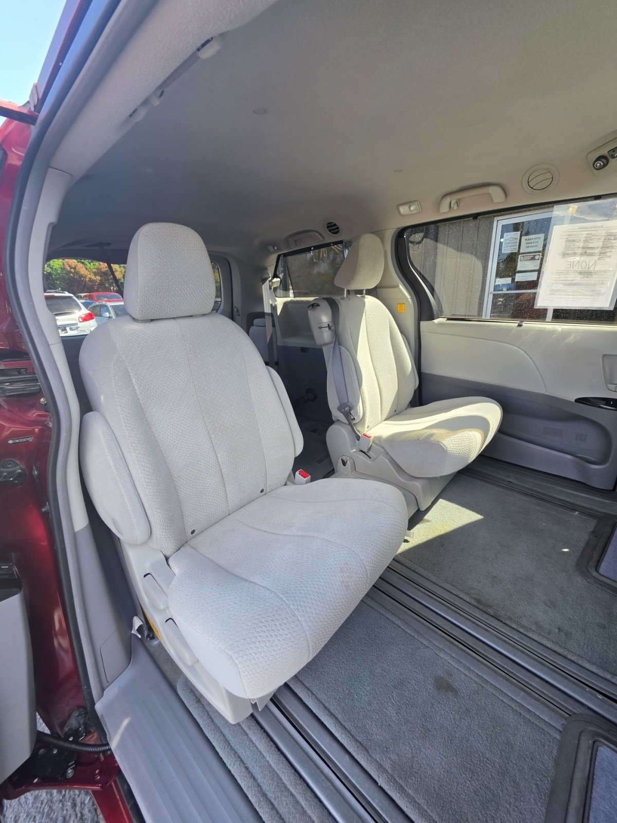 Used 2011 Toyota Sienna LE FWD image 12