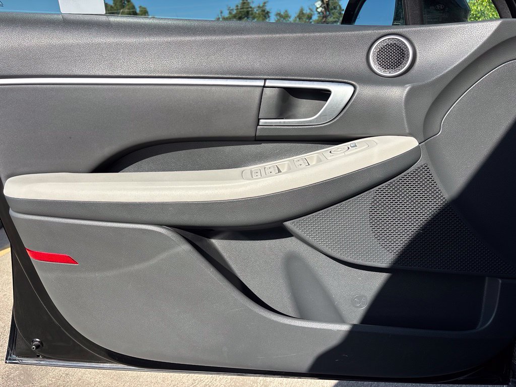 Used 2025 Hyundai Sonata SEL FWD image 11