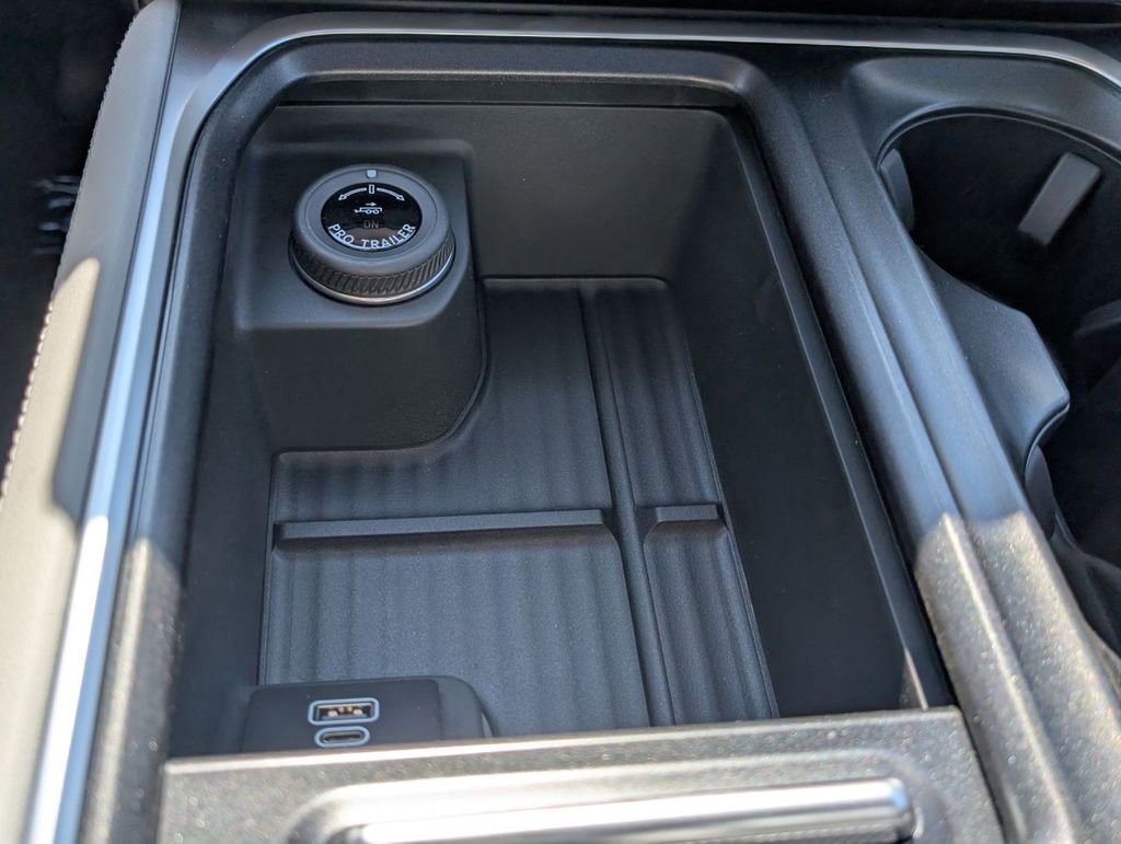 New 2026 Ford Expedition Active image 44