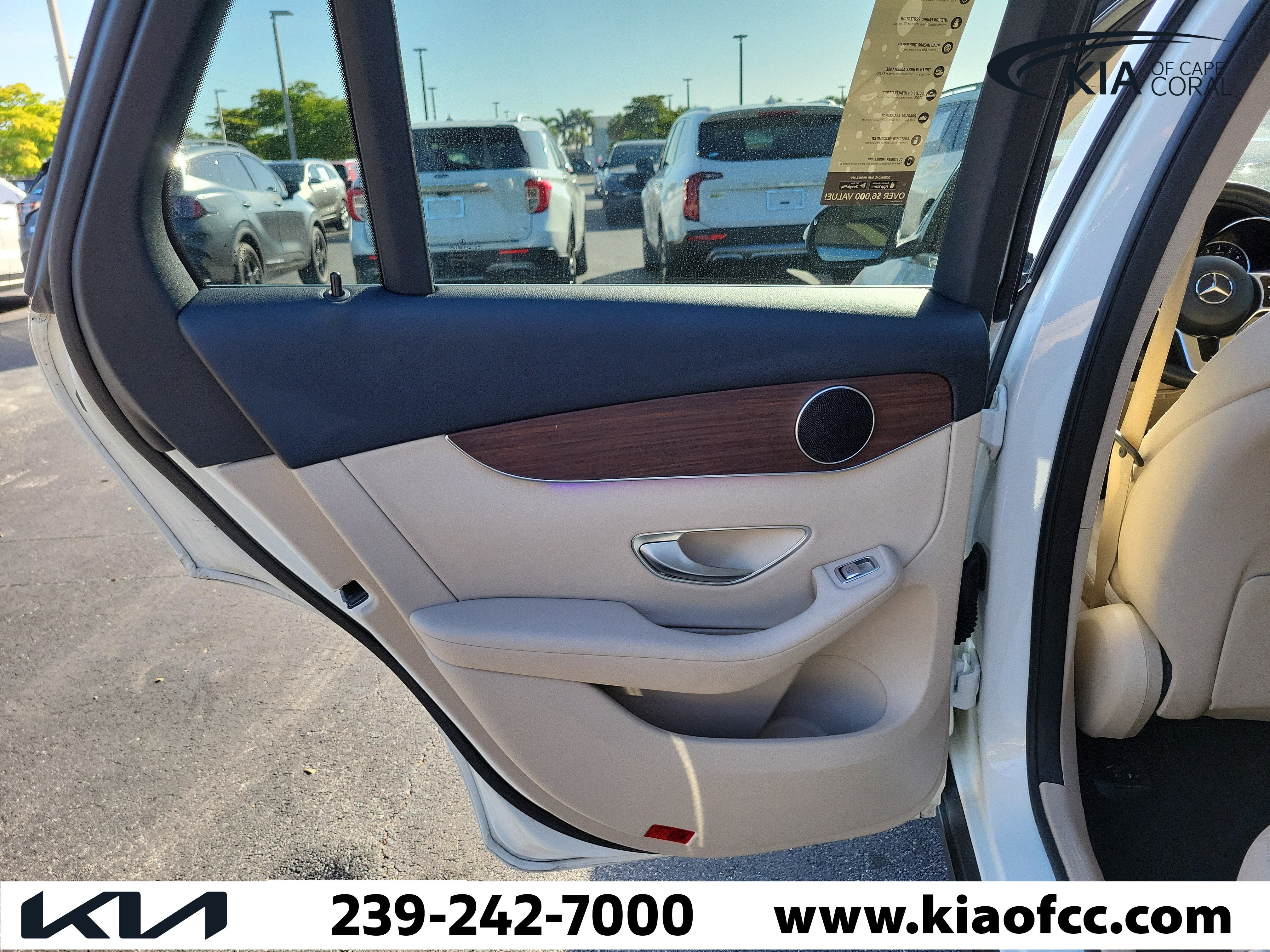 Used 2022 Mercedes-Benz GLC 300 w/ Premium Package Lite image 15