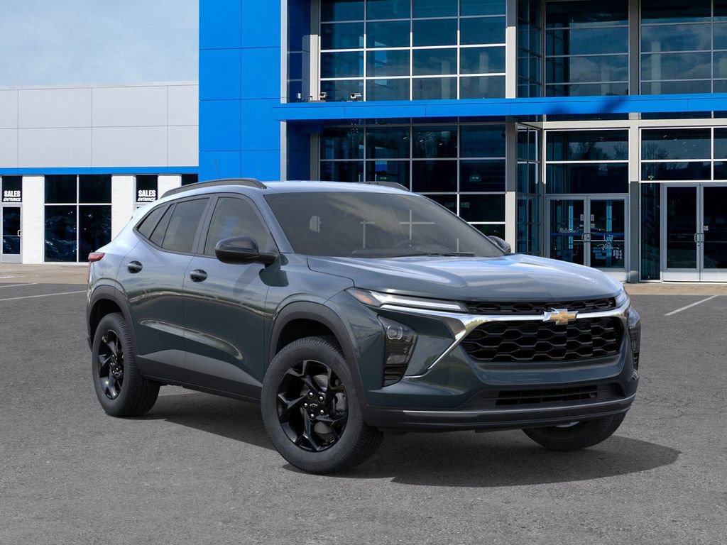 New 2026 Chevrolet Trax LT w/ Midnight Edition FWD image 7