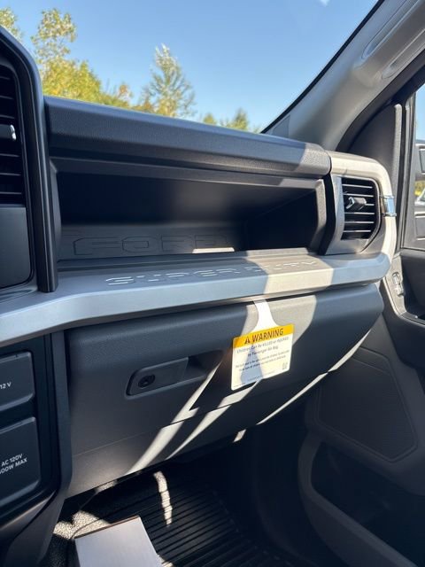 New 2026 Ford F550 4x4 Crew Cab image 28