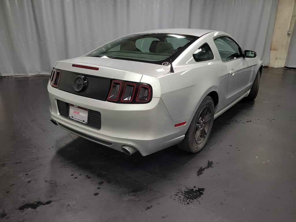 Used 2014 Ford Mustang Coupe RWD image 9