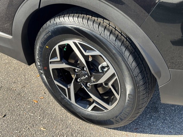 Certified 2024 Kia Sportage LX image 8