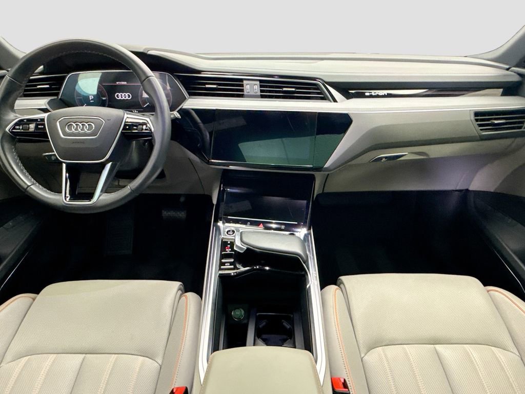 Used 2024 Audi Q8 e-tron Prestige image 13