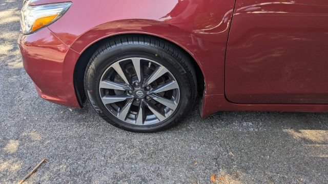 Used 2017 Nissan Altima 2.5 SV w/ Convenience Package FWD image 8