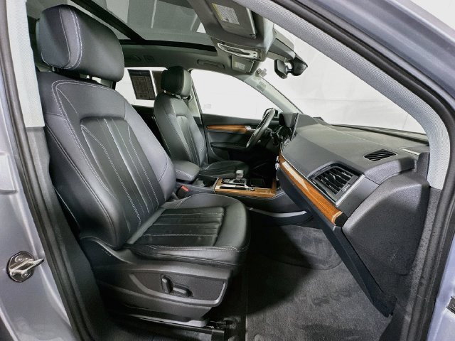 Used 2023 Audi Q5 2.0T Premium Plus w/ Premium Plus Package AWD/4WD image 31