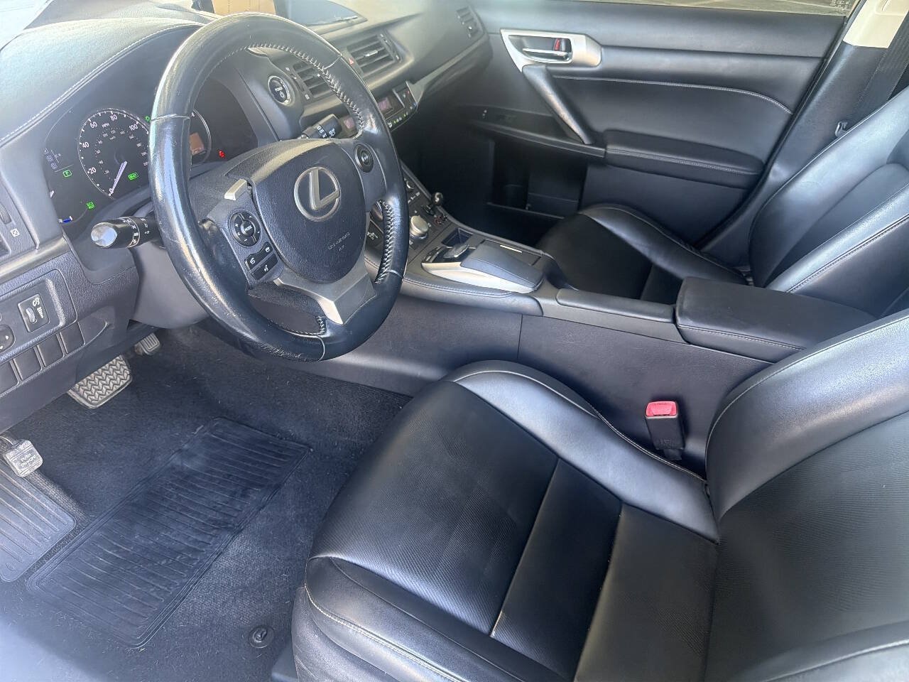 Used 2014 Lexus CT 200h FWD image 18