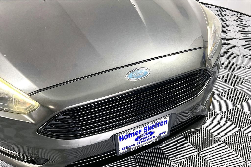 Used 2018 Ford Focus SE w/ SE Appearance Package FWD image 29