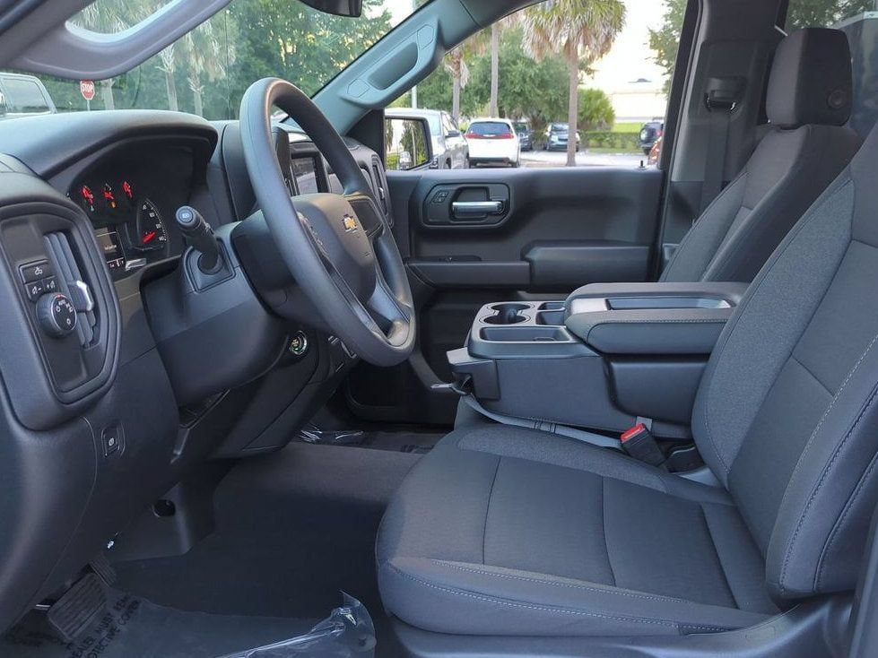 New 2026 Chevrolet Silverado 1500 Custom w/ LPO, Dark Essentials Package RWD image 19
