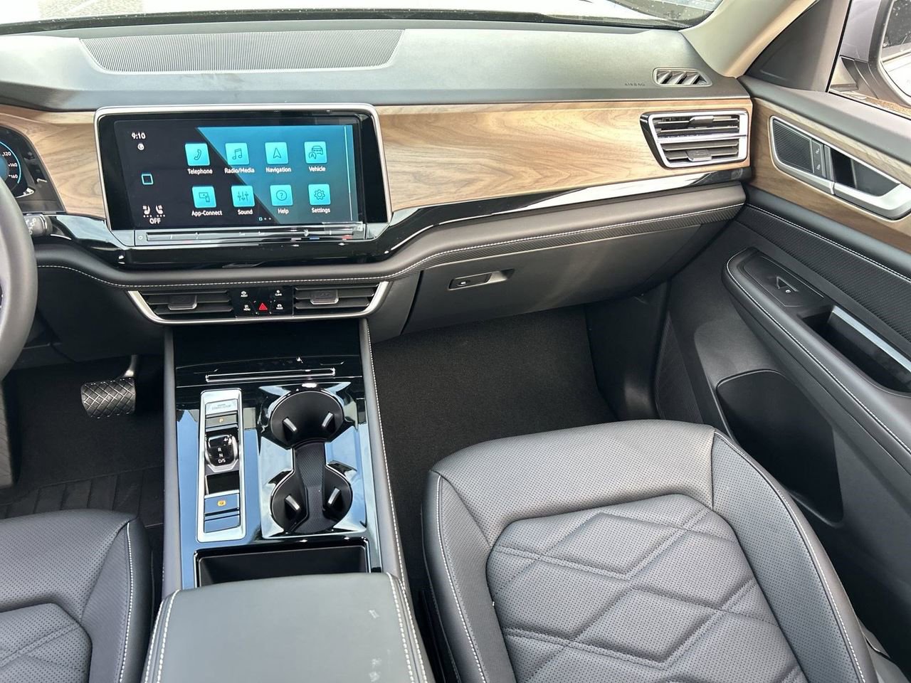 New 2026 Volkswagen Atlas SE image 12
