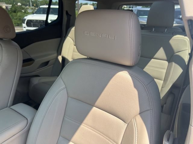 Used 2018 GMC Acadia Denali w/ Technology Package FWD image 6