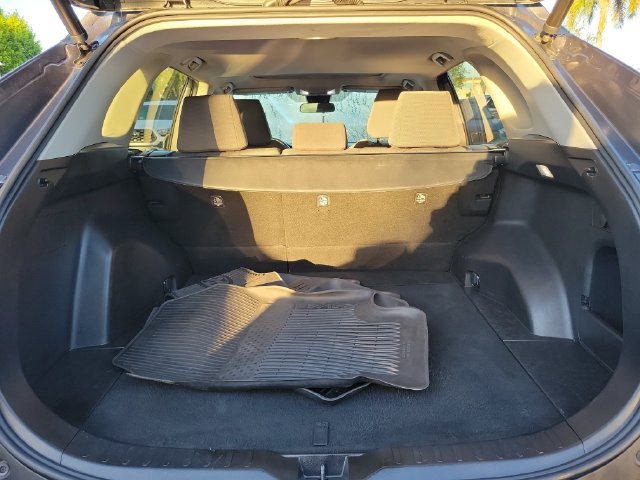 Used 2022 Toyota RAV4 XLE FWD image 5